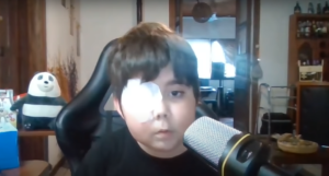 Tomás, niño Youtuber con cáncer llega al millón de suscriptores