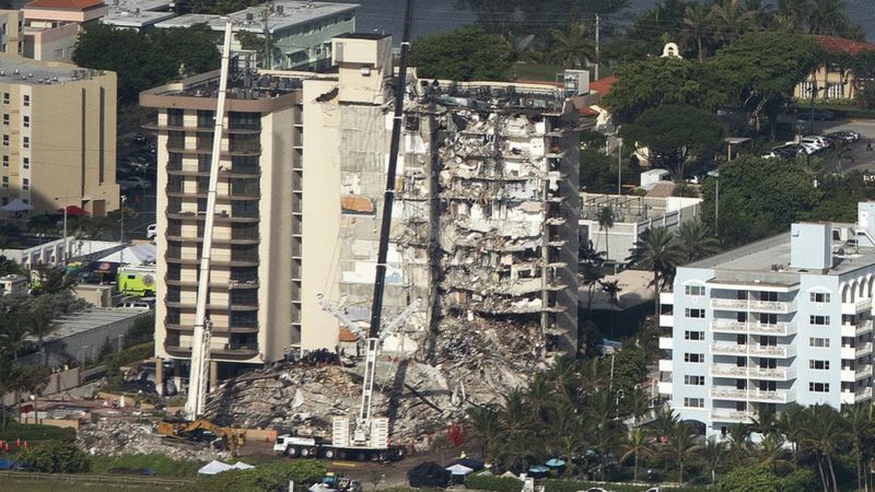 El número de muertos aumenta tras el colapso de un edificio de Miami