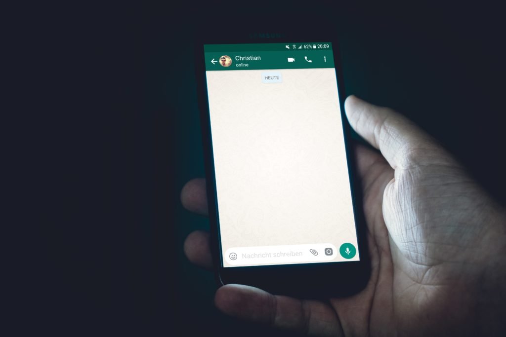 Los famosos mensajes invisibles de WhatsApp ¿Para qué sirven?