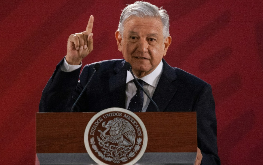 AMLO aprueba recorte de presupuesto al INE para destinarlo a programas sociales