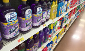 Retiran limpiador Fabuloso del mercado por una contaminación bacteriana