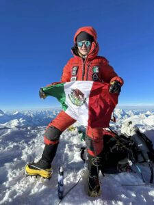 Conoce a la primera mujer que escaló las 14 montañas más altas del mundo